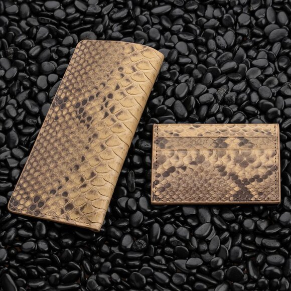 Luxury Python Leather Gift Set – Handmade & Elegant - Mars Surface Style - Picture 4 of 5